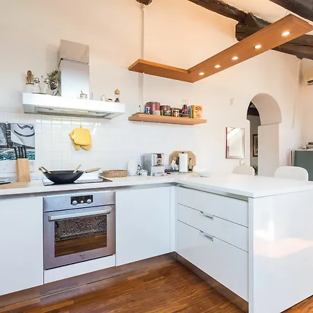 Penthouse Via Caradosso *