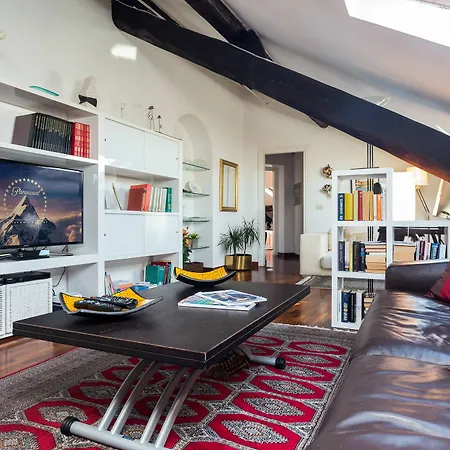 Penthouse Via Caradosso *