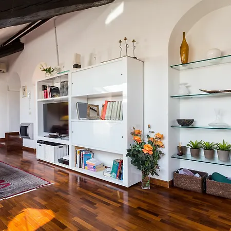Penthouse Via Caradosso