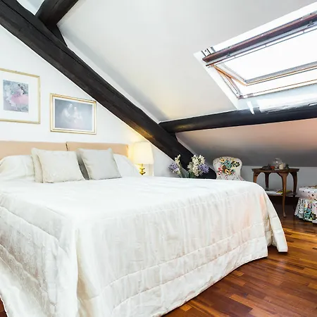 Penthouse Via Caradosso