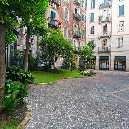 Penthouse Via Caradosso ミラノ