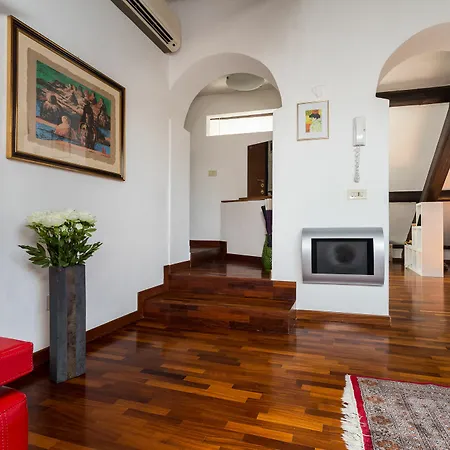 Penthouse Via Caradosso Apartmán