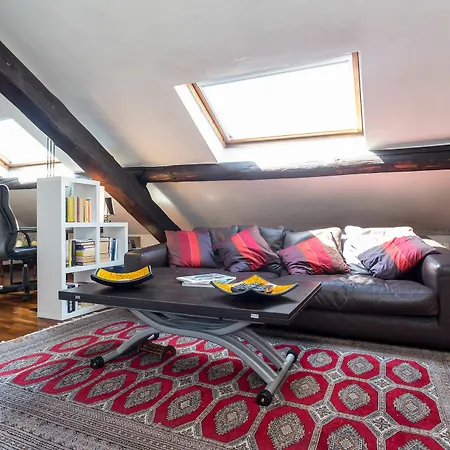 Penthouse Via Caradosso Milán